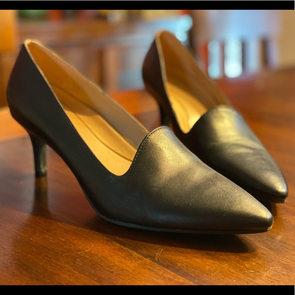 Closed Toe Blck Aerosoles Heels